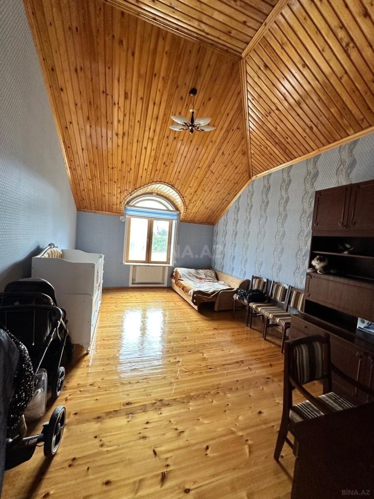 Satılır 5 otaqlı həyət evi 280 m²