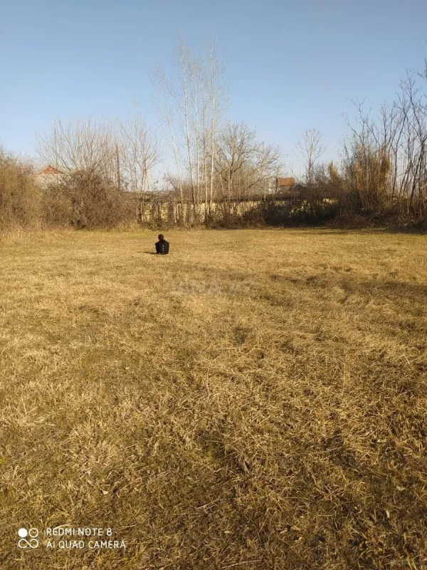 Satılır torpaq sahəsi 15 m²