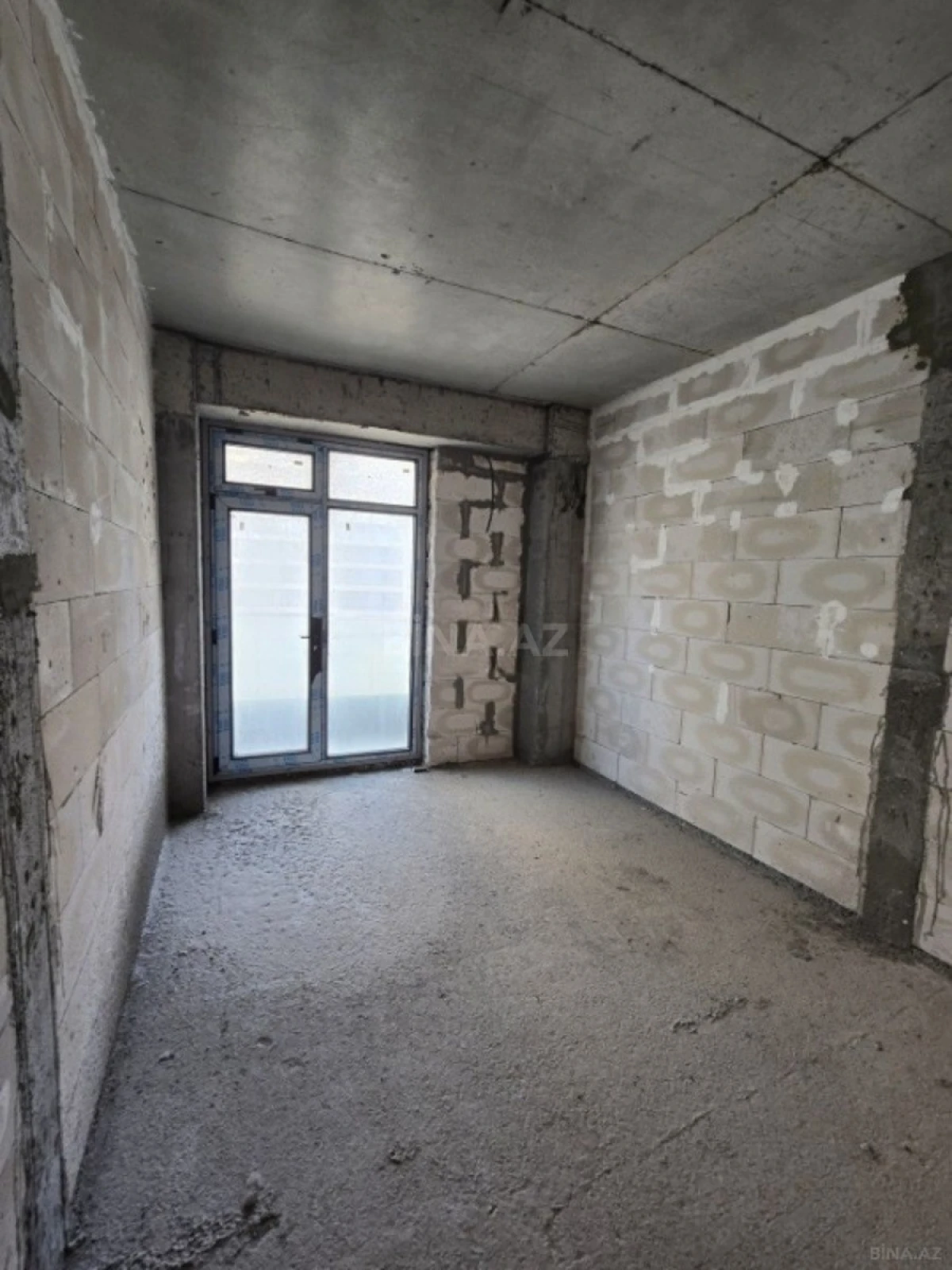 Satılır 3 otaqlı mənzil 140 m²