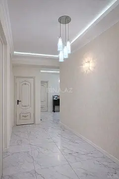 Satılır 4 otaqlı mənzil 180 m²
