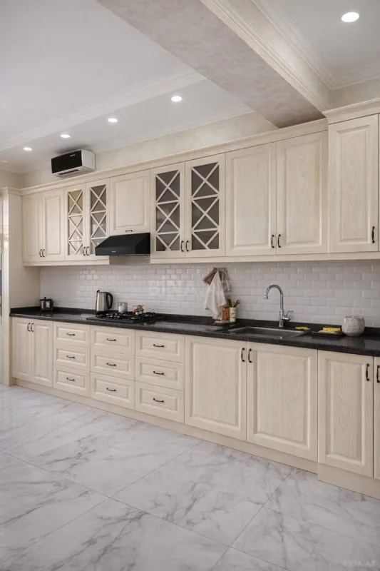 Satılır 4 otaqlı mənzil 180 m²