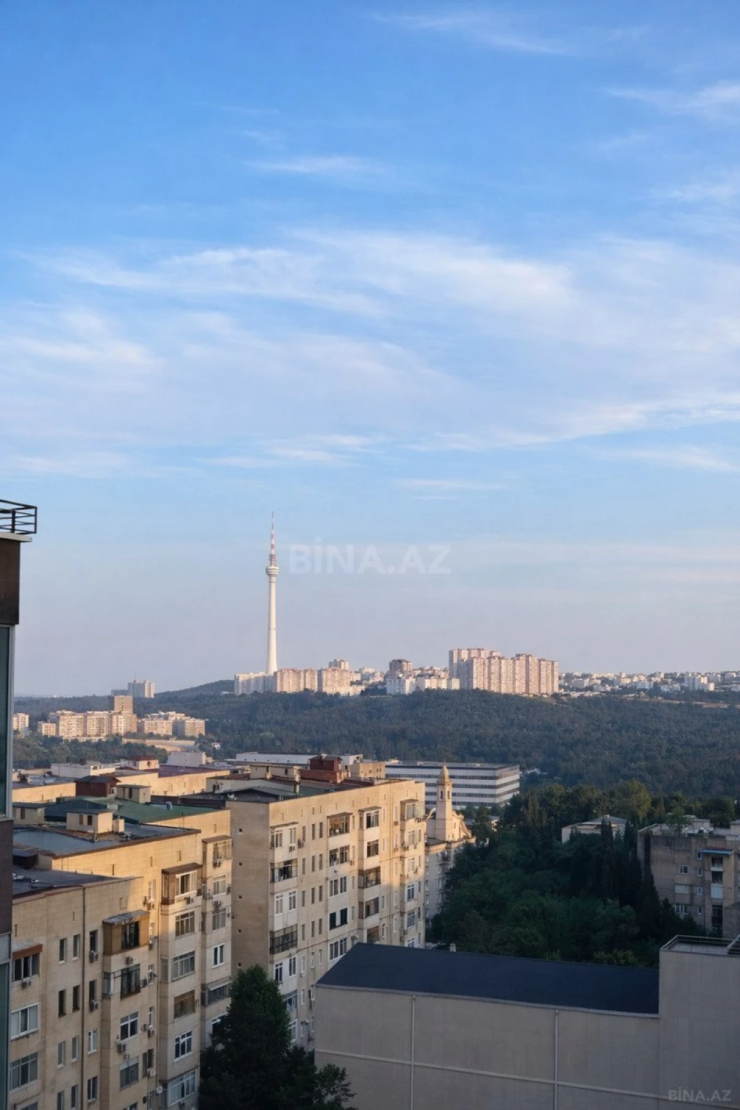 Satılır 4 otaqlı mənzil 180 m²