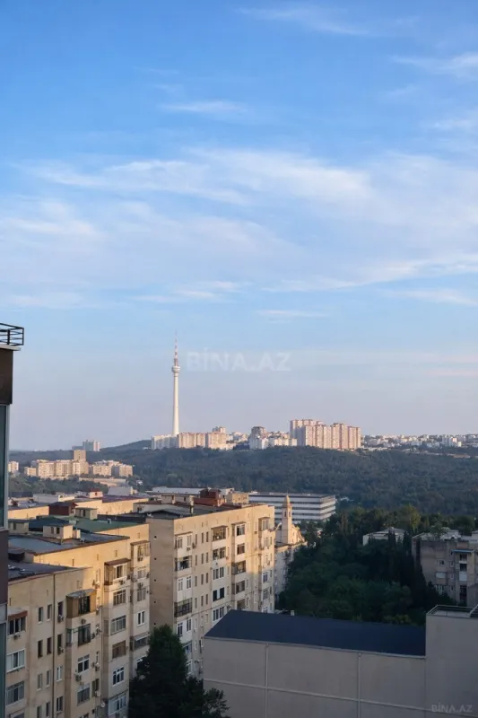 Satılır 4 otaqlı mənzil 180 m²