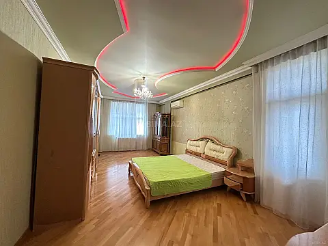 Kirayə verilir 3 otaqlı mənzil 98 m²