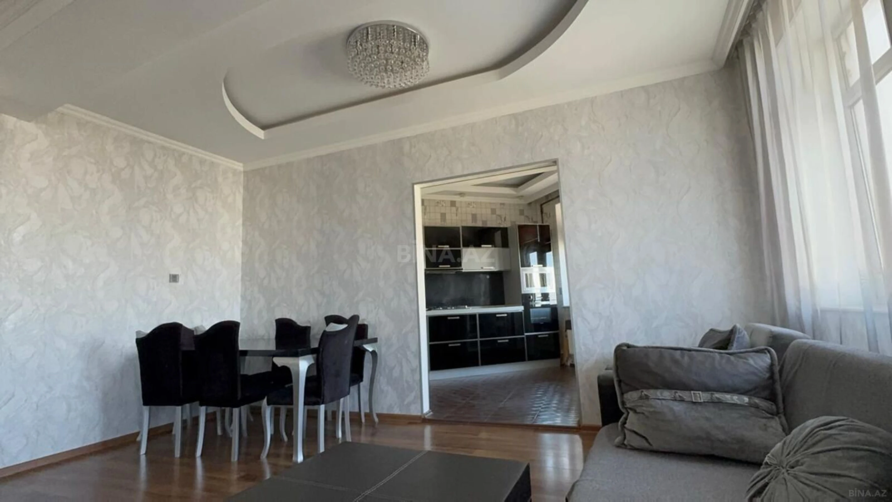 Kirayə verilir 3 otaqlı mənzil 98 m²