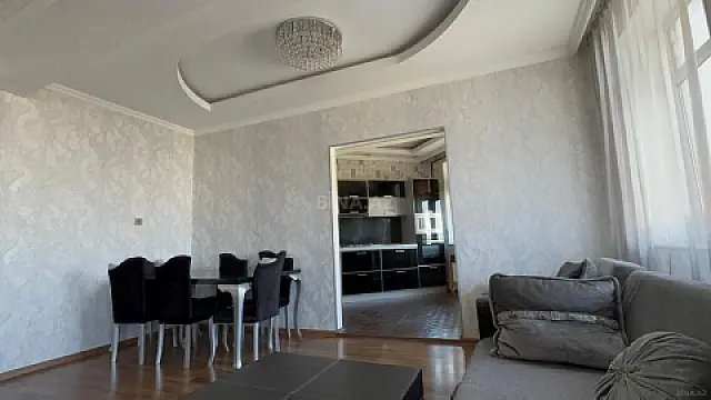 Kirayə verilir 3 otaqlı mənzil 98 m²