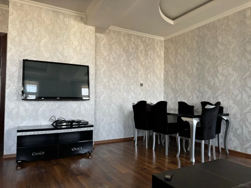 Kirayə verilir 3 otaqlı mənzil 98 m²