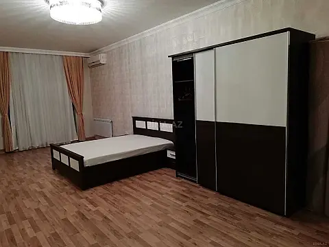 Kirayə verilir 4 otaqlı mənzil 215 m²