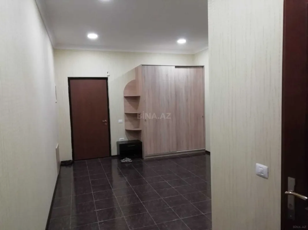 Kirayə verilir 4 otaqlı mənzil 215 m²