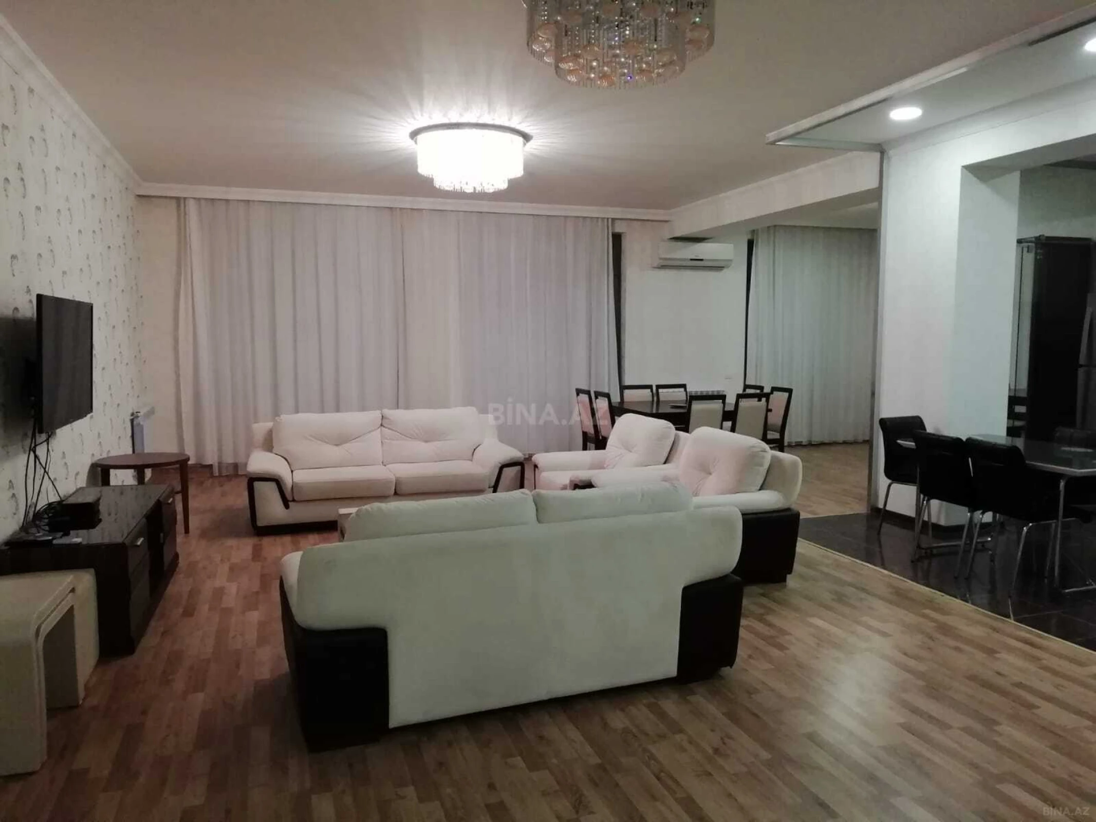Kirayə verilir 4 otaqlı mənzil 215 m²