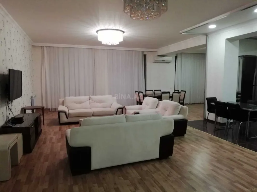 Kirayə verilir 4 otaqlı mənzil 215 m²