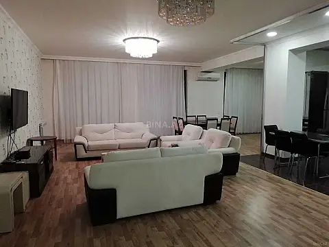 Kirayə verilir 4 otaqlı mənzil 215 m²
