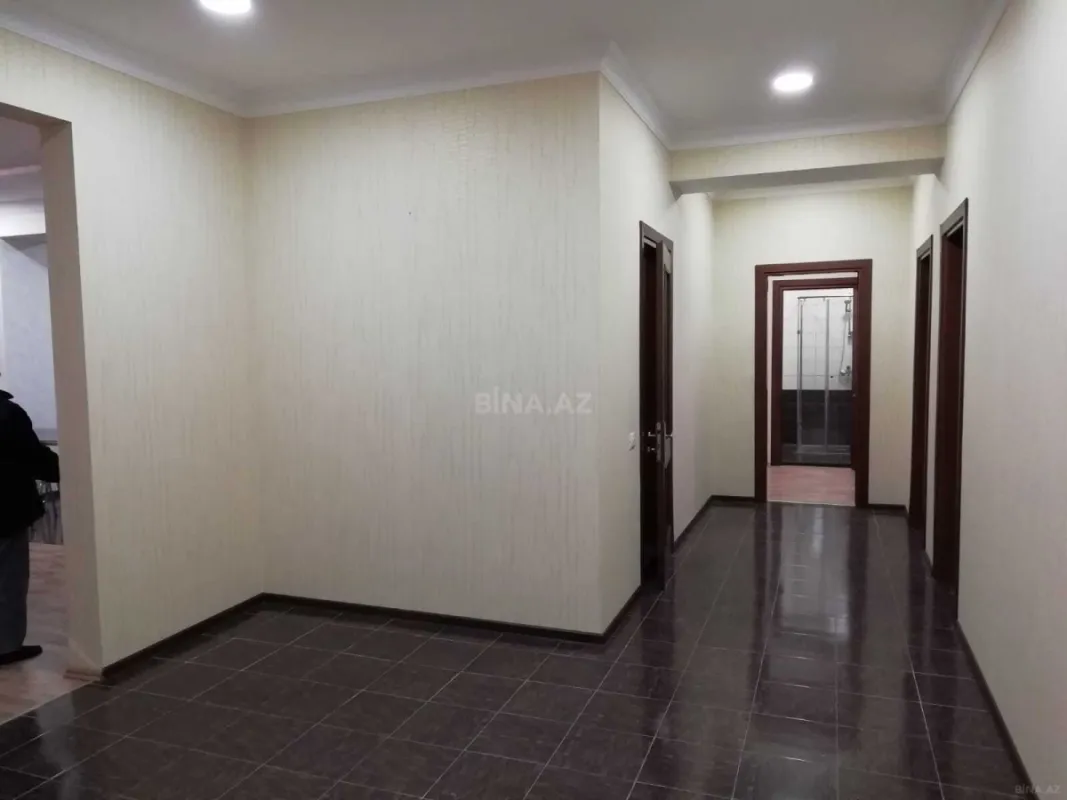 Kirayə verilir 4 otaqlı mənzil 215 m²