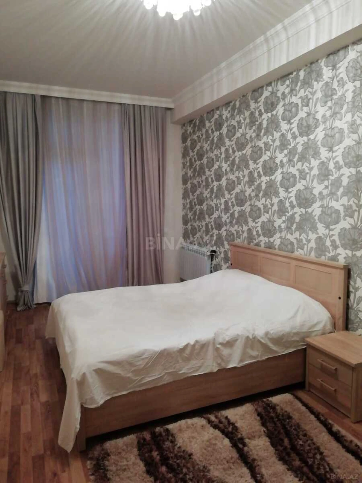 Kirayə verilir 4 otaqlı mənzil 215 m²