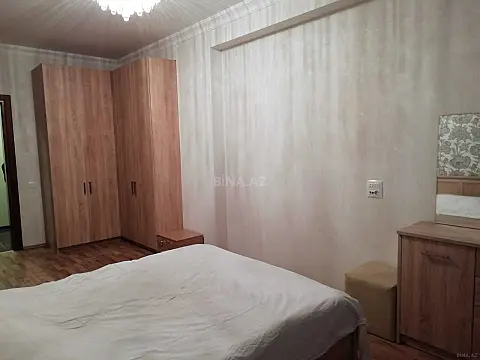 Kirayə verilir 4 otaqlı mənzil 215 m²