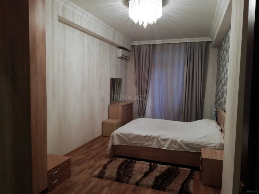 Kirayə verilir 4 otaqlı mənzil 215 m²