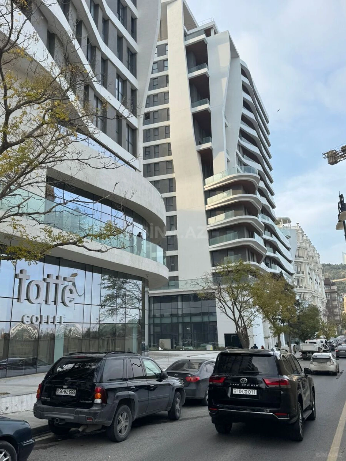 Satılır 4 otaqlı mənzil 165 m²