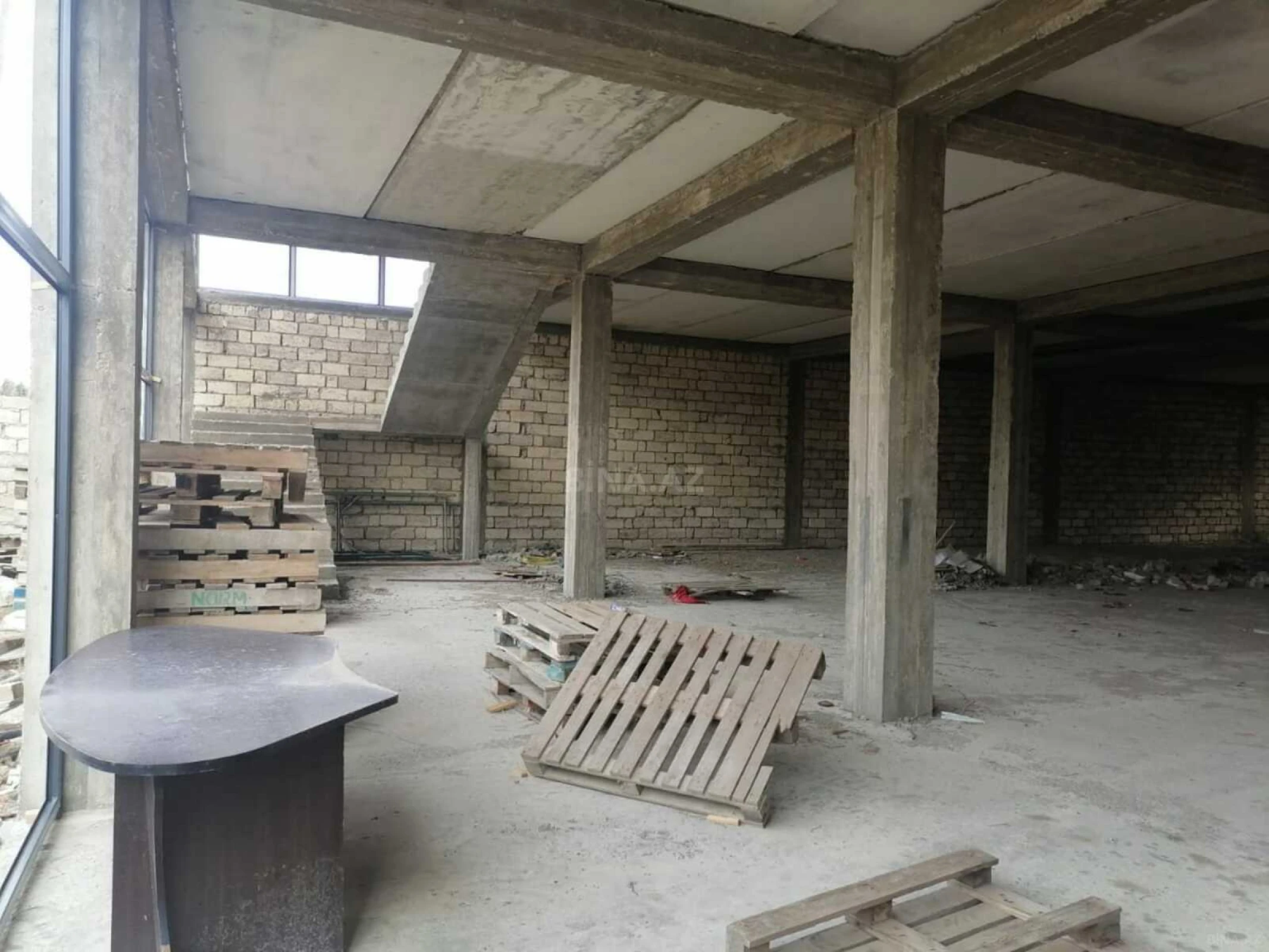 Satılır obyekt 960 m²