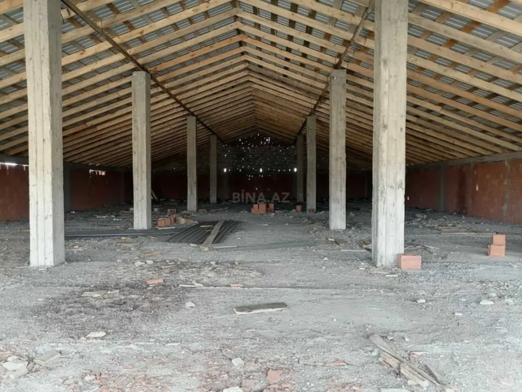 Satılır obyekt 960 m²