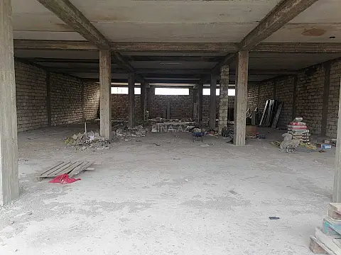 Satılır obyekt 960 m²