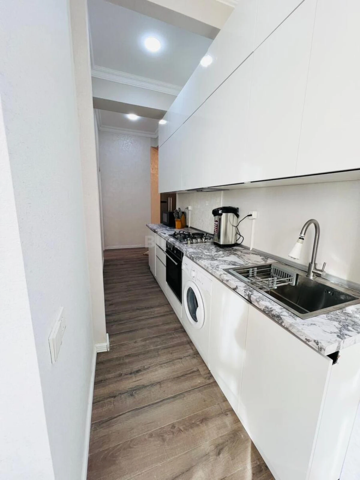 Satılır 3 otaqlı mənzil 75.5 m²