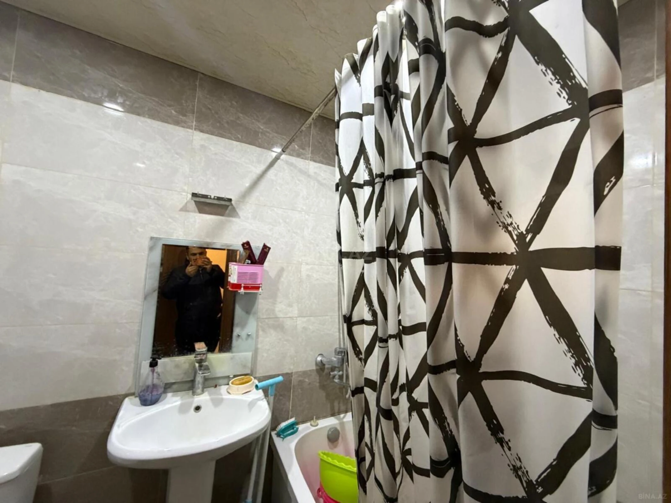 Satılır 2 otaqlı mənzil 63 m²