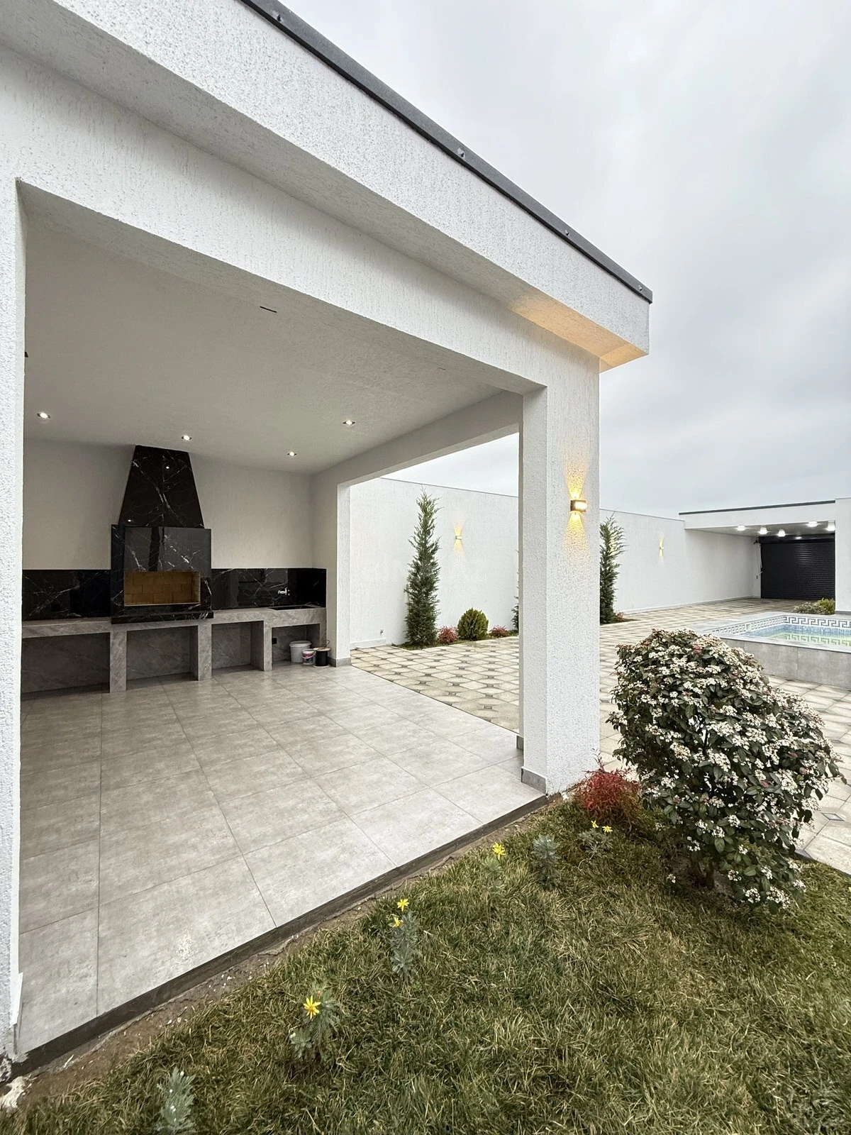 Satılır 4 otaqlı həyət evi 160 m²