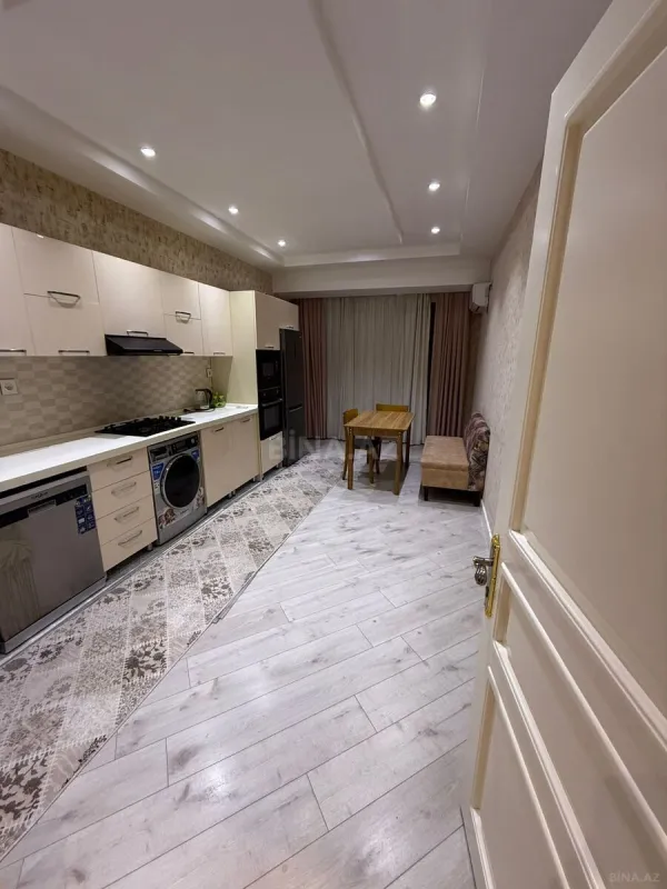 Kirayə verilir 2 otaqlı mənzil 92 m²