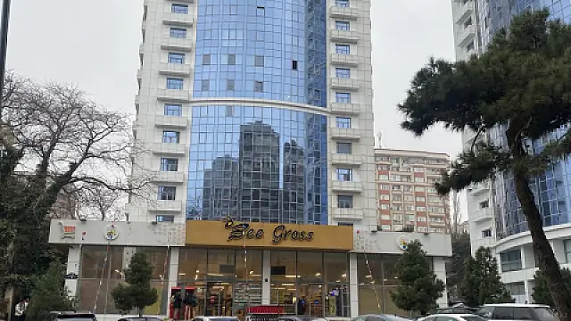 Satılır 5 otaqlı mənzil 280 m²