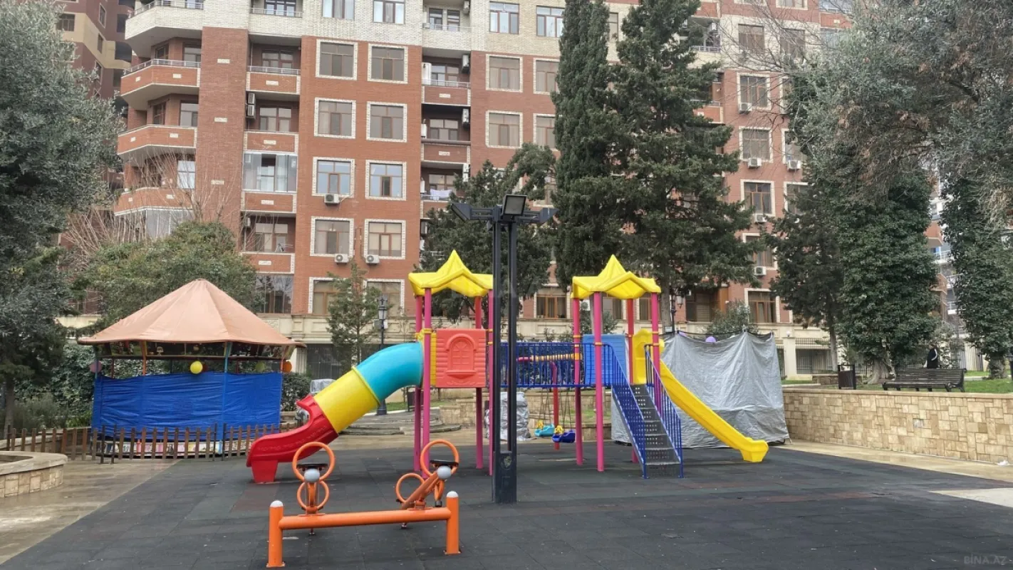 Satılır 5 otaqlı mənzil 280 m²