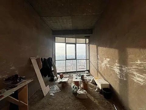 Satılır 5 otaqlı mənzil 280 m²