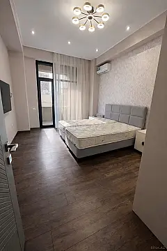 Satılır 2 otaqlı mənzil 94 m²
