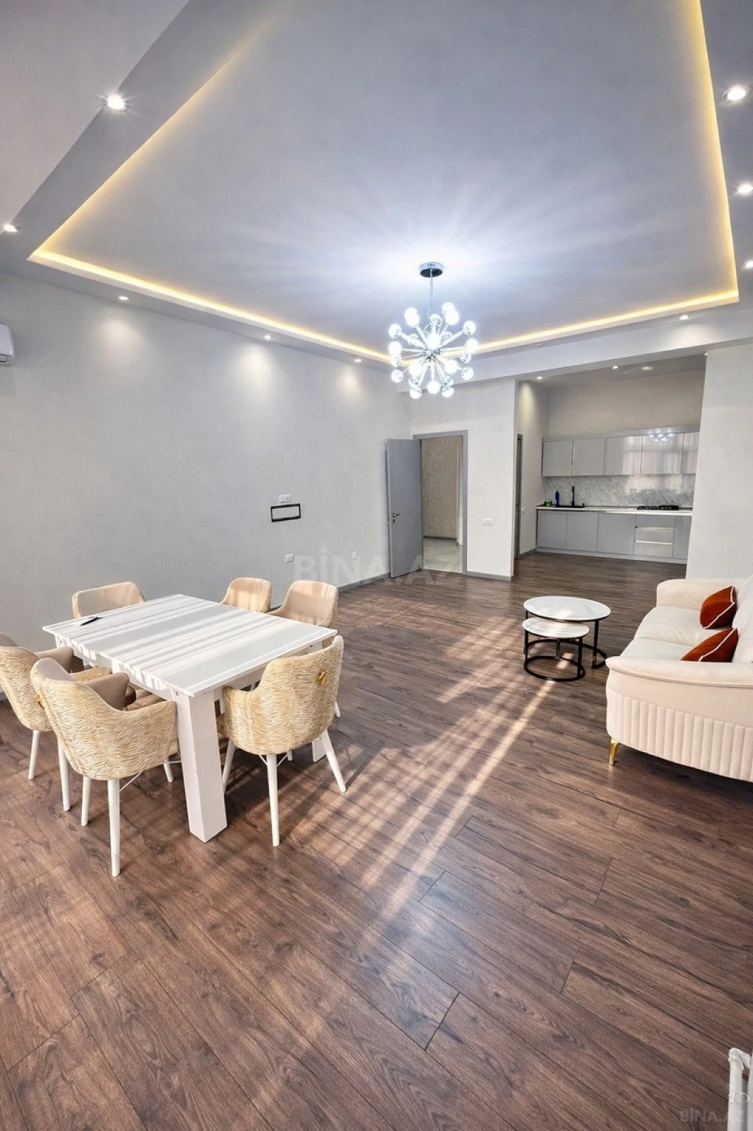 Satılır 2 otaqlı mənzil 94 m²