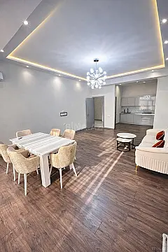 Satılır 2 otaqlı mənzil 94 m²