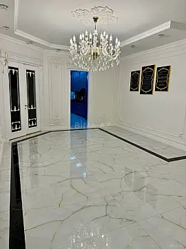 Satılır 4 otaqlı mənzil 181 m²
