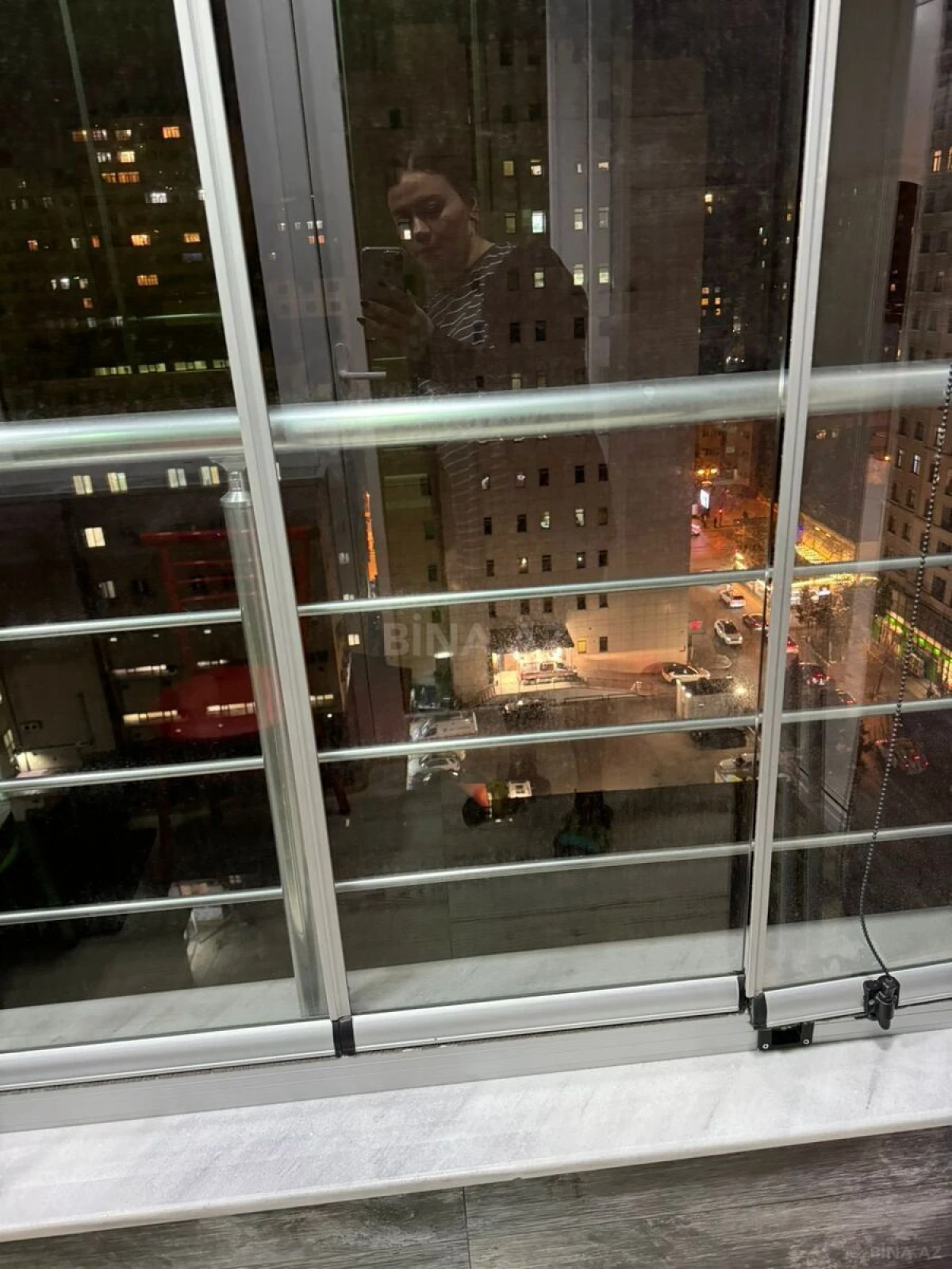 Satılır 4 otaqlı mənzil 181 m²