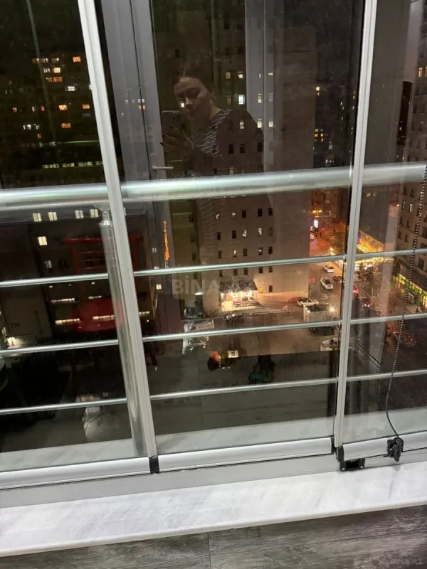 Satılır 4 otaqlı mənzil 181 m²