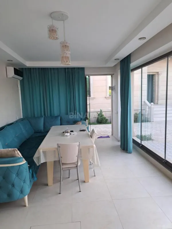 Satılır 6 otaqlı həyət evi 400 m²