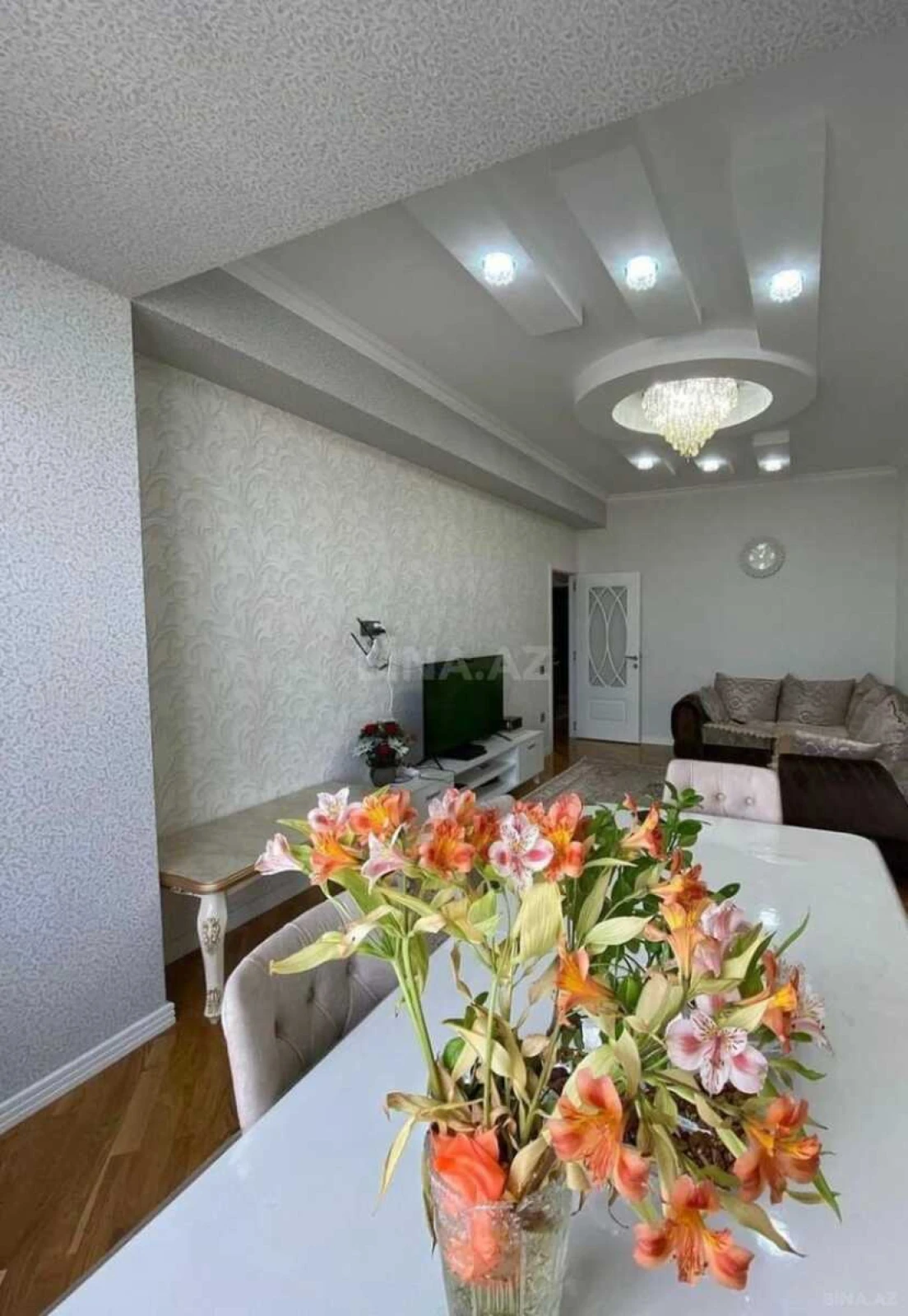 Satılır 3 otaqlı mənzil 98 m²