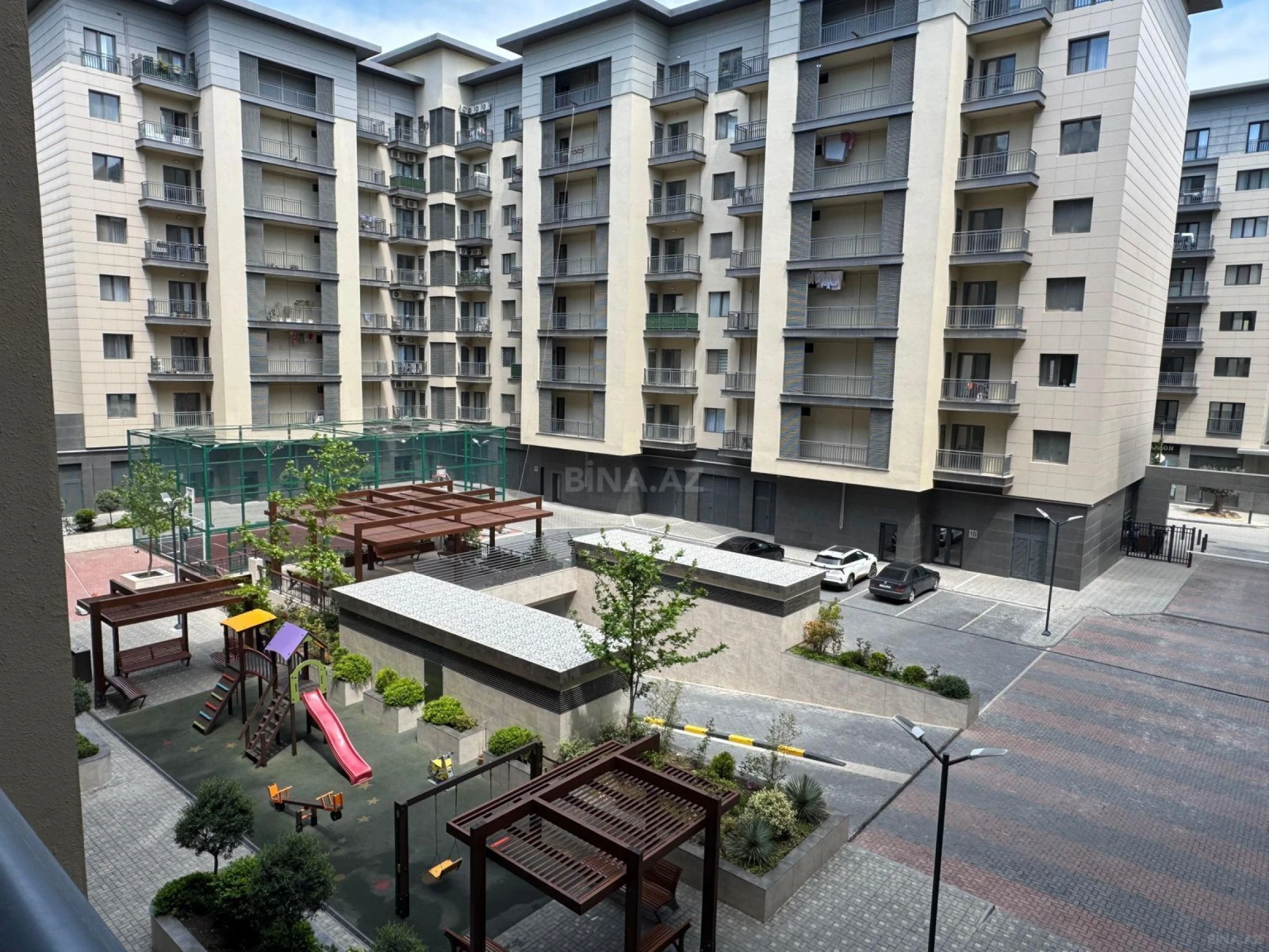 Satılır 3 otaqlı mənzil 140 m²