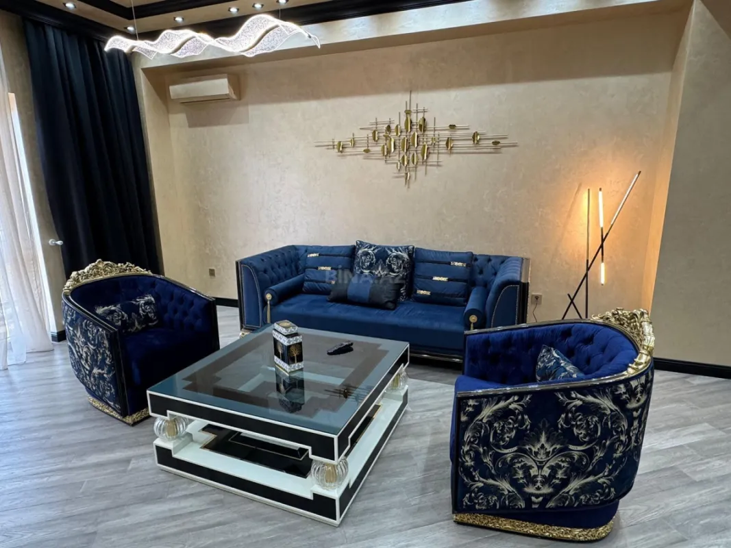 Satılır 3 otaqlı mənzil 140 m²