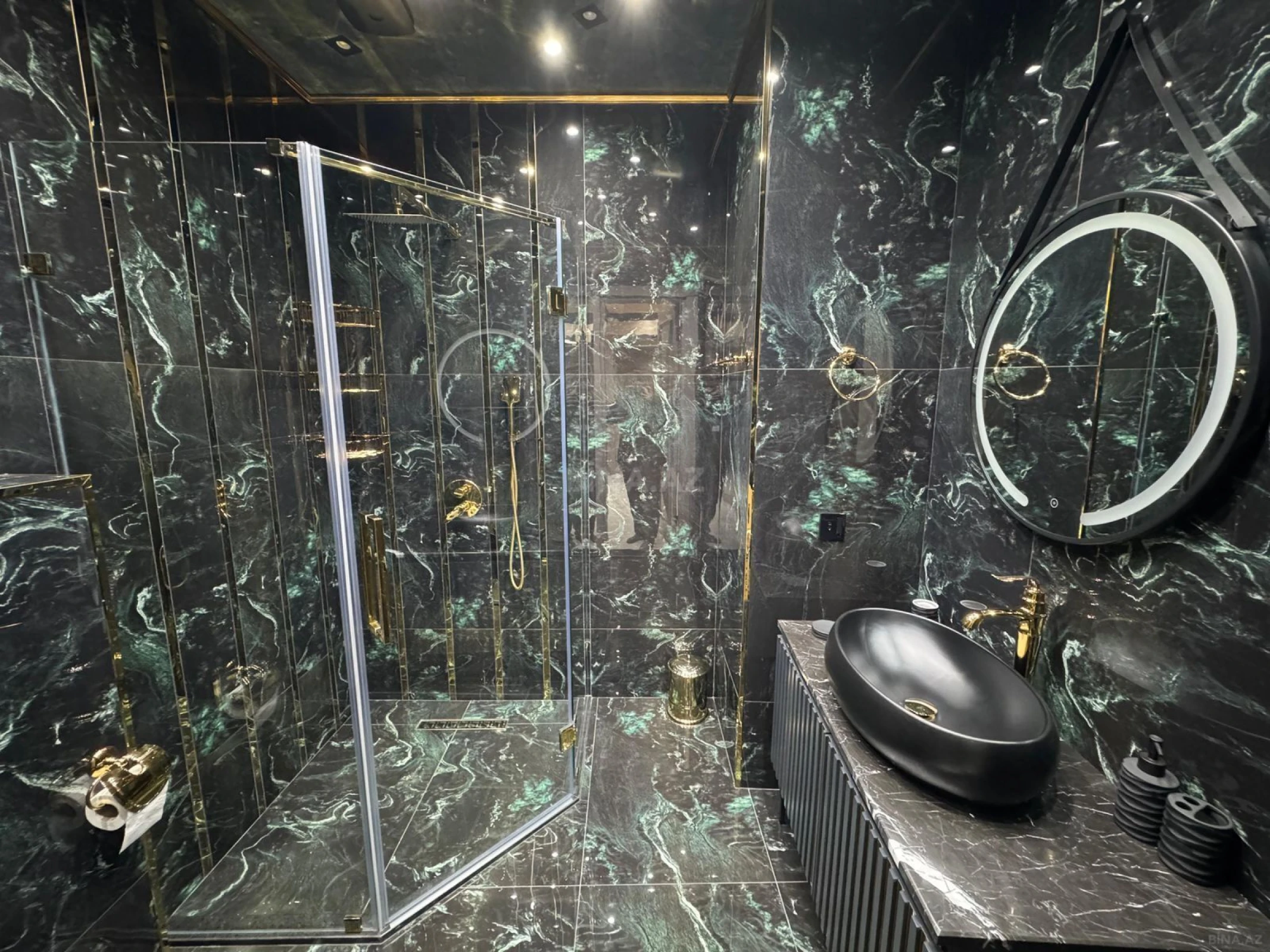 Satılır 3 otaqlı mənzil 140 m²