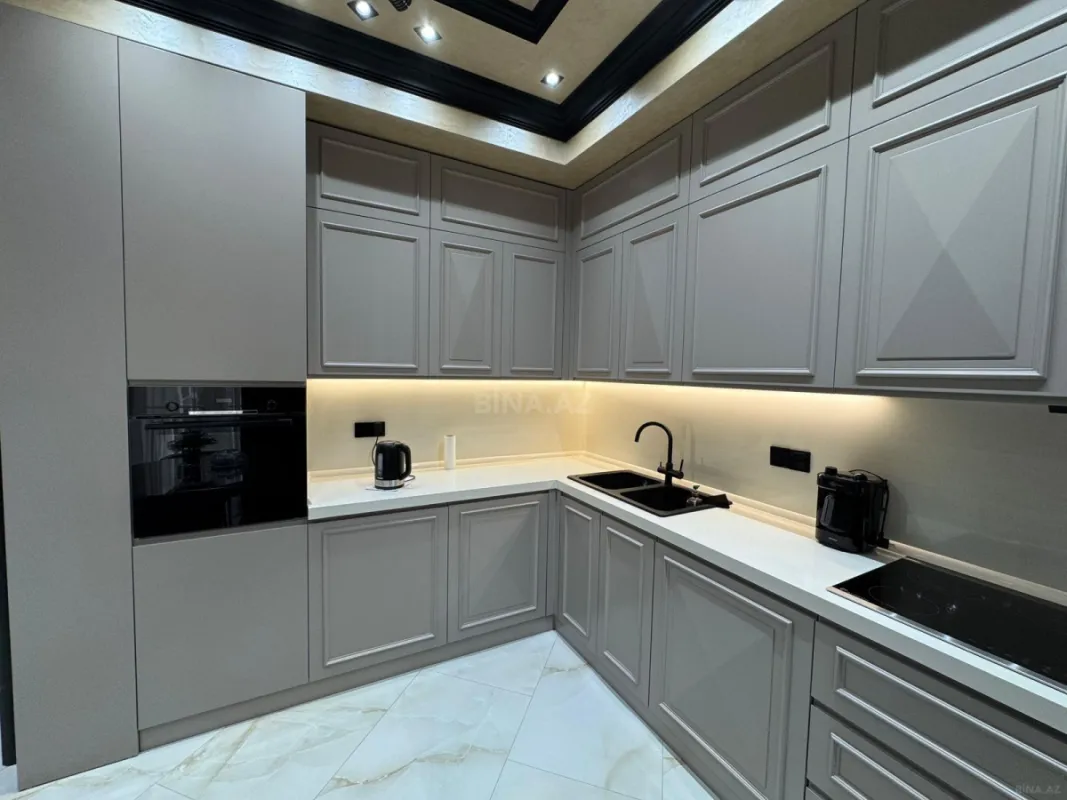 Satılır 3 otaqlı mənzil 140 m²