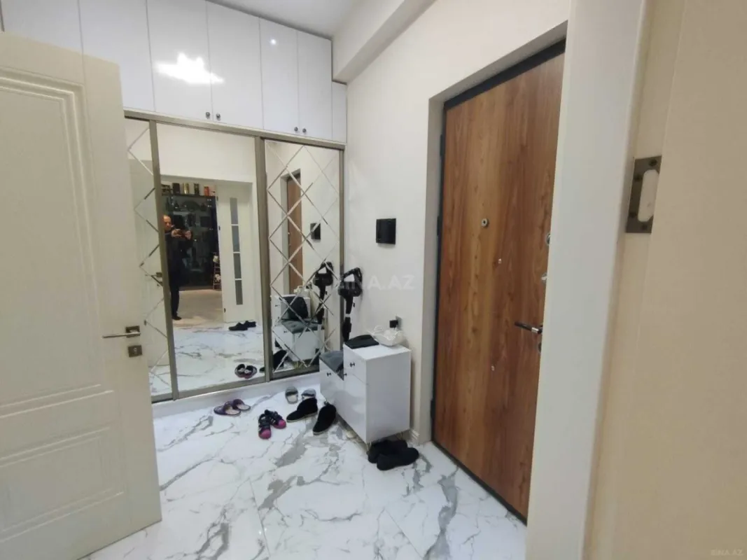 Satılır 3 otaqlı mənzil 98 m²