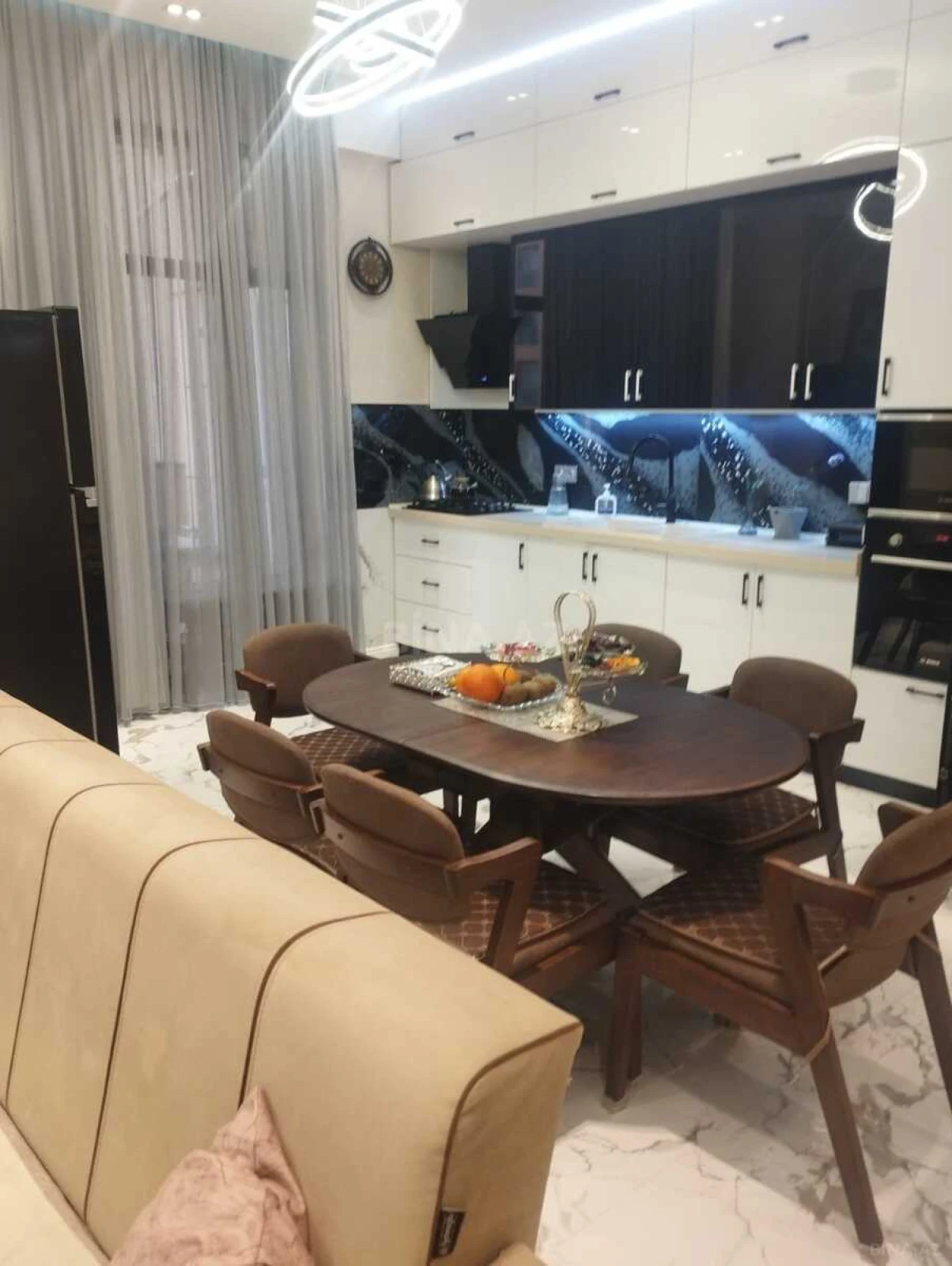 Satılır 3 otaqlı mənzil 98 m²
