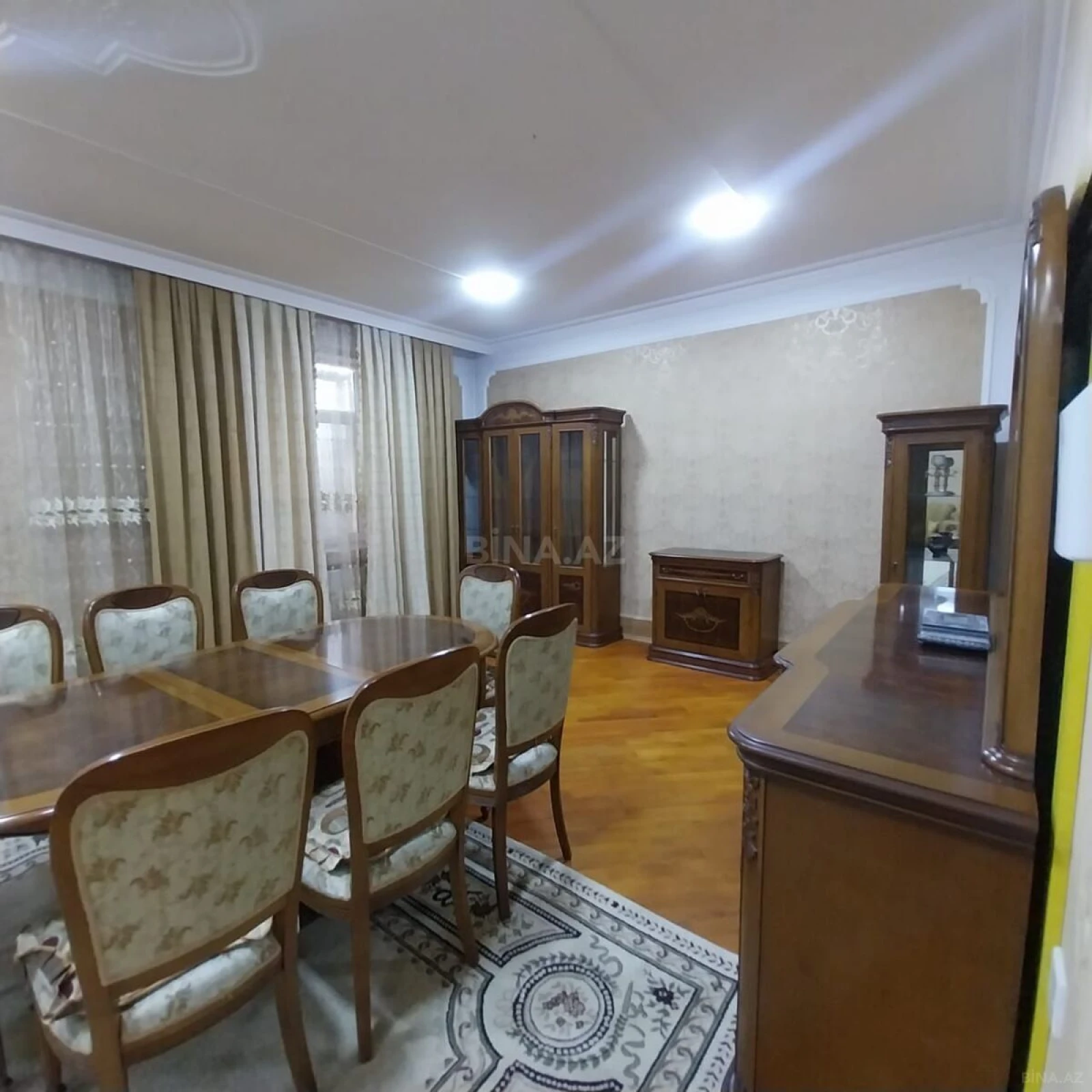 Kirayə verilir 7 otaqlı həyət evi 400 m²