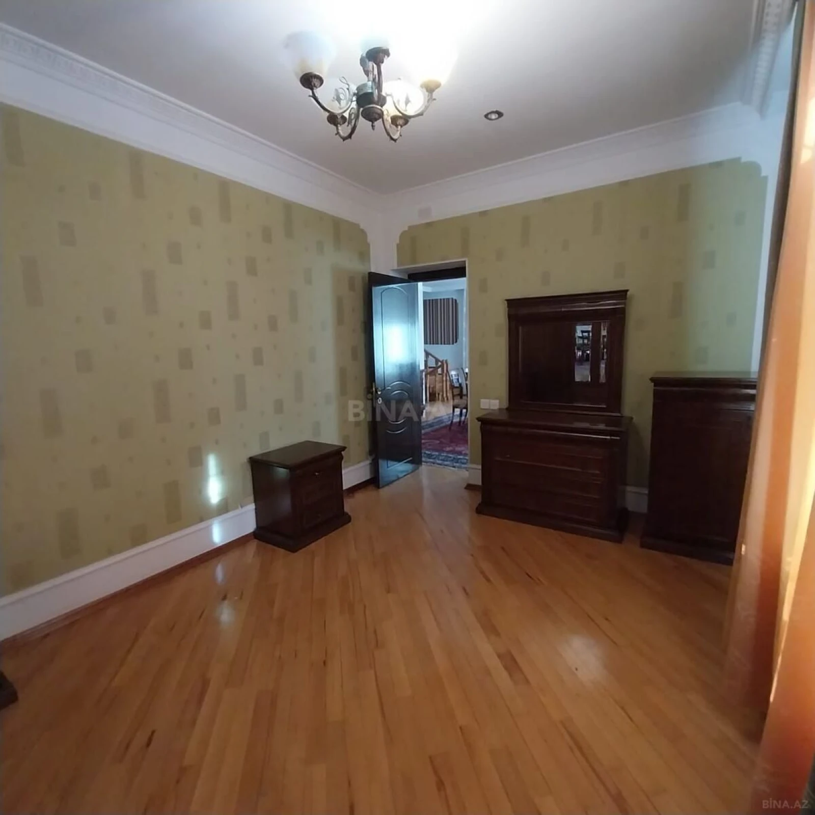 Kirayə verilir 7 otaqlı həyət evi 400 m²