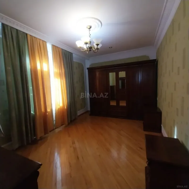 Kirayə verilir 7 otaqlı həyət evi 400 m²
