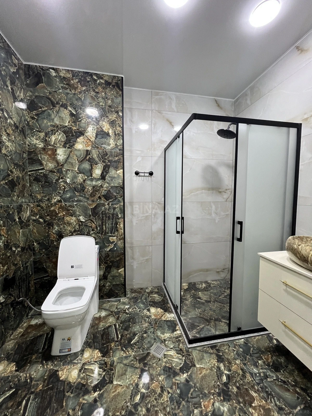 Satılır 2 otaqlı mənzil 85 m²