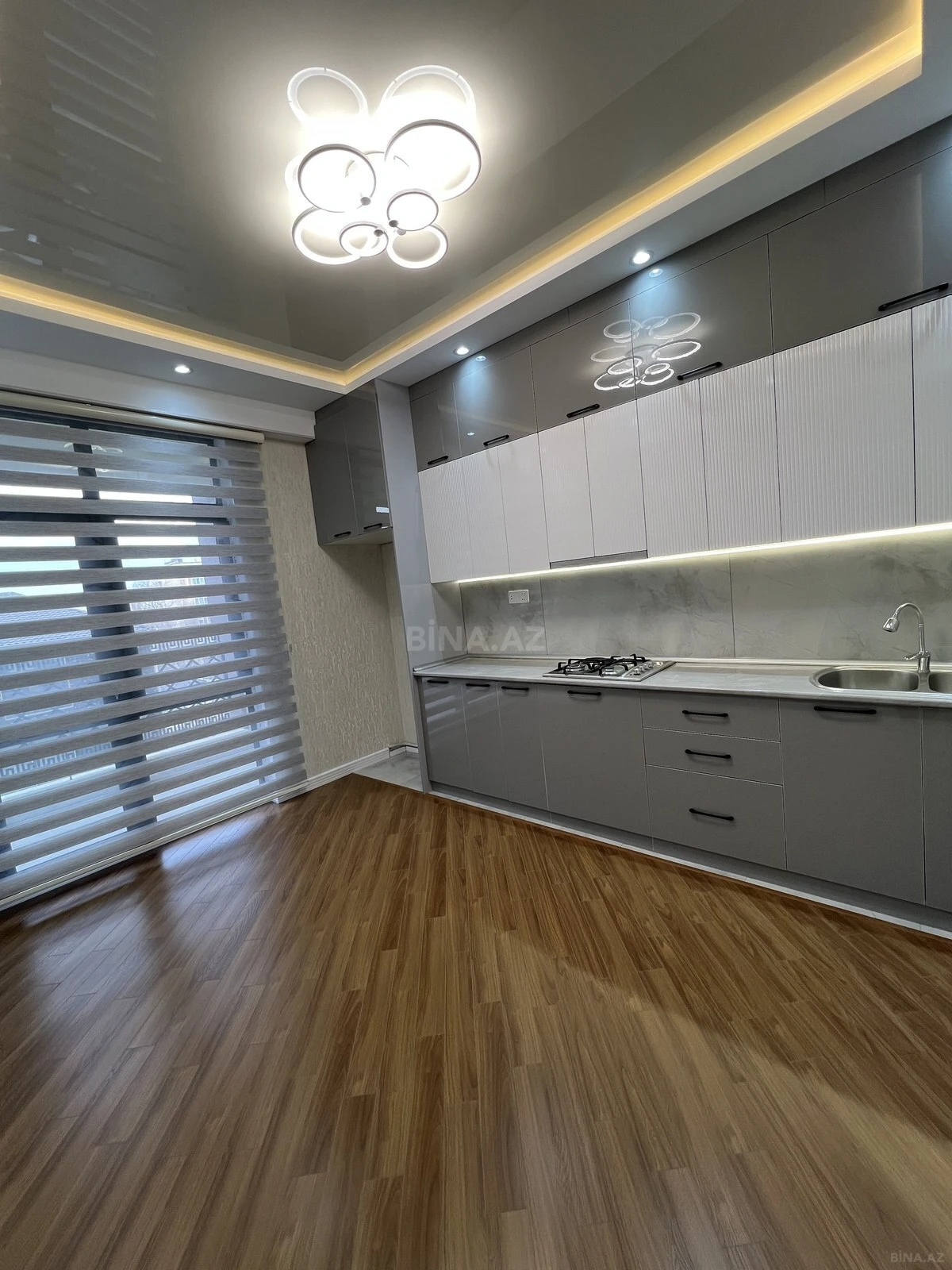Satılır 2 otaqlı mənzil 85 m²
